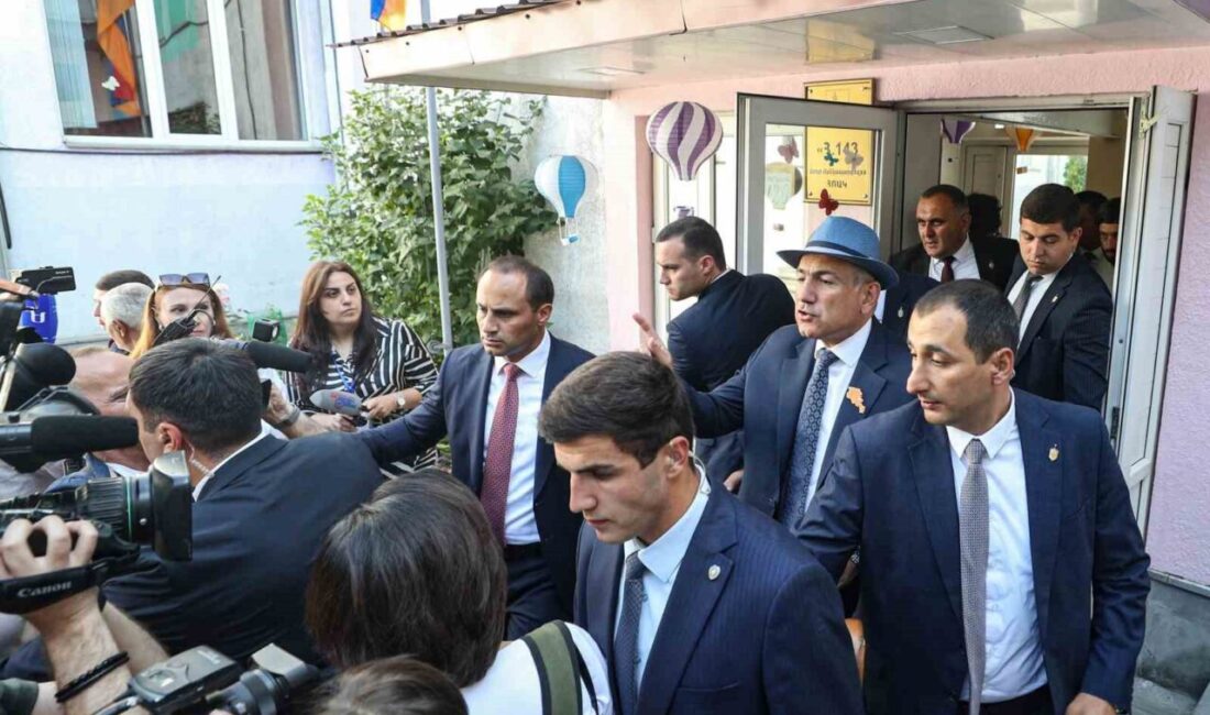 Ermenistan Başbakanı Nikol Paşinyan, seçimlerde oy kullandıktan sonra yaptığı açıklamada,