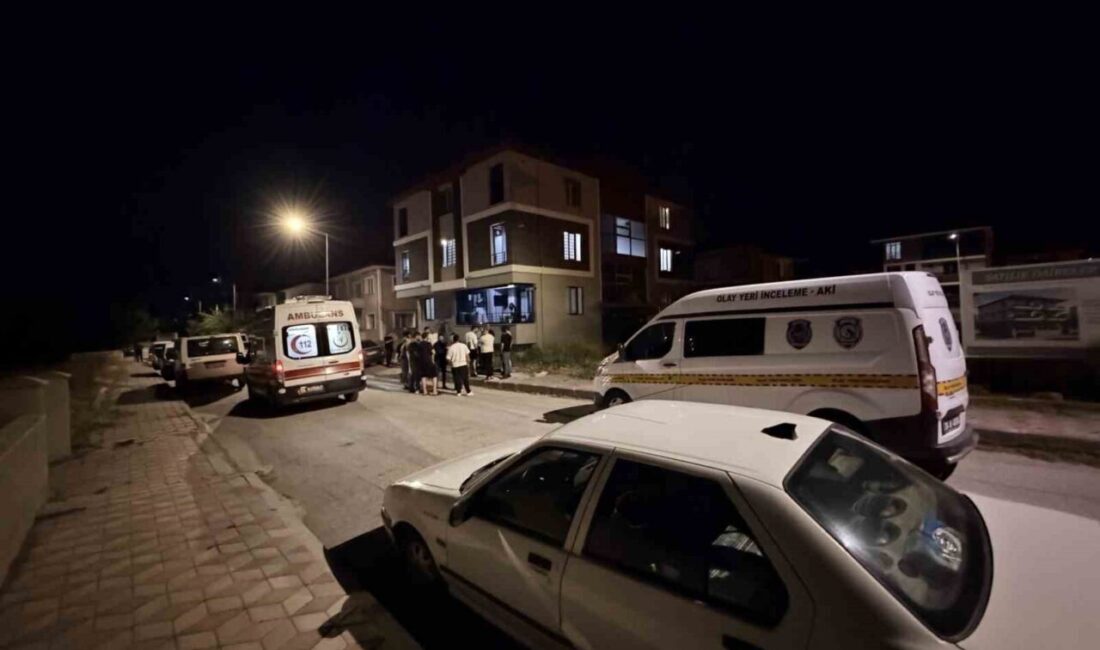 Erzincan’da yaşanan bir olayda, bir adam eski eşini ve yanında