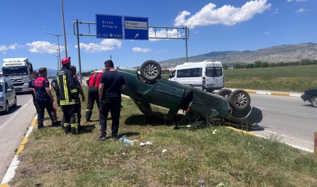 Erzincan’da otogar bölgesinde meydana gelen trafik kazasında 2 kişi yaralandı.