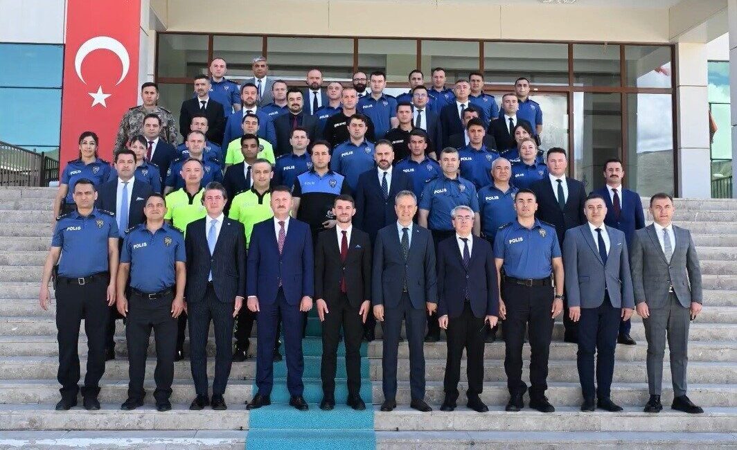 Erzincan İl Emniyet Müdürlüğü’nde bir üst rütbeye terfi eden personel