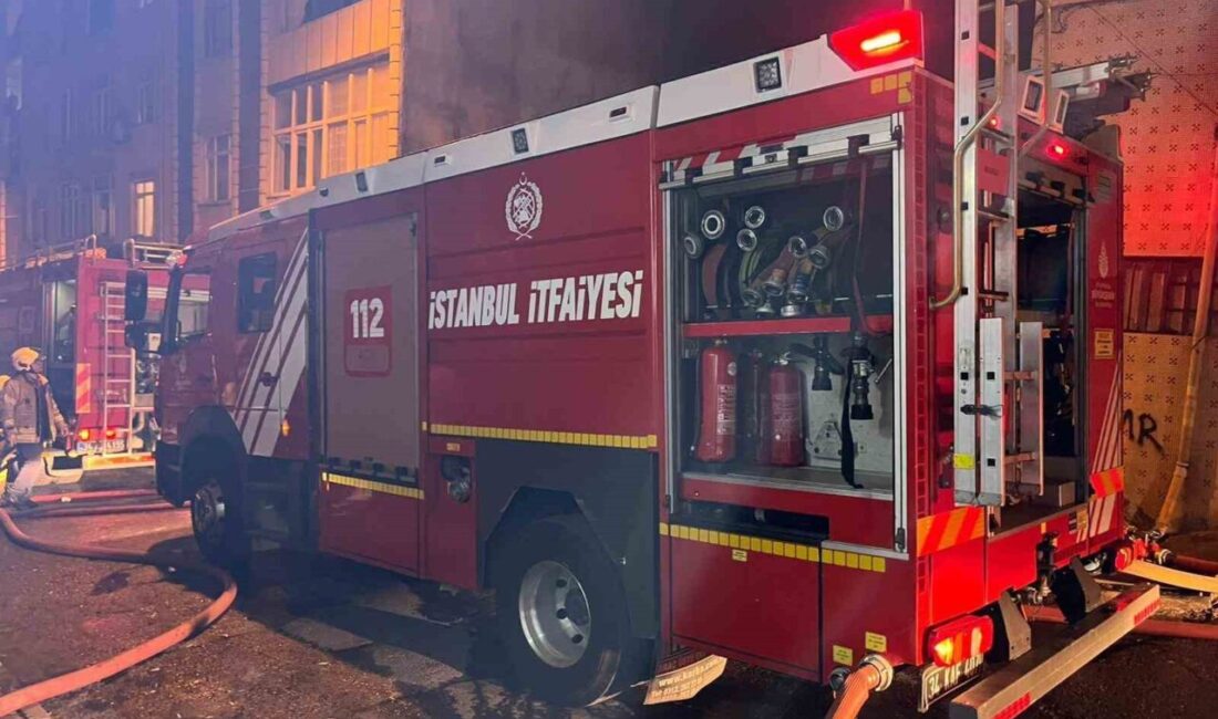 İstanbul Esenler’de, bir depoda çıkan yangın paniğe neden oldu. Depoda