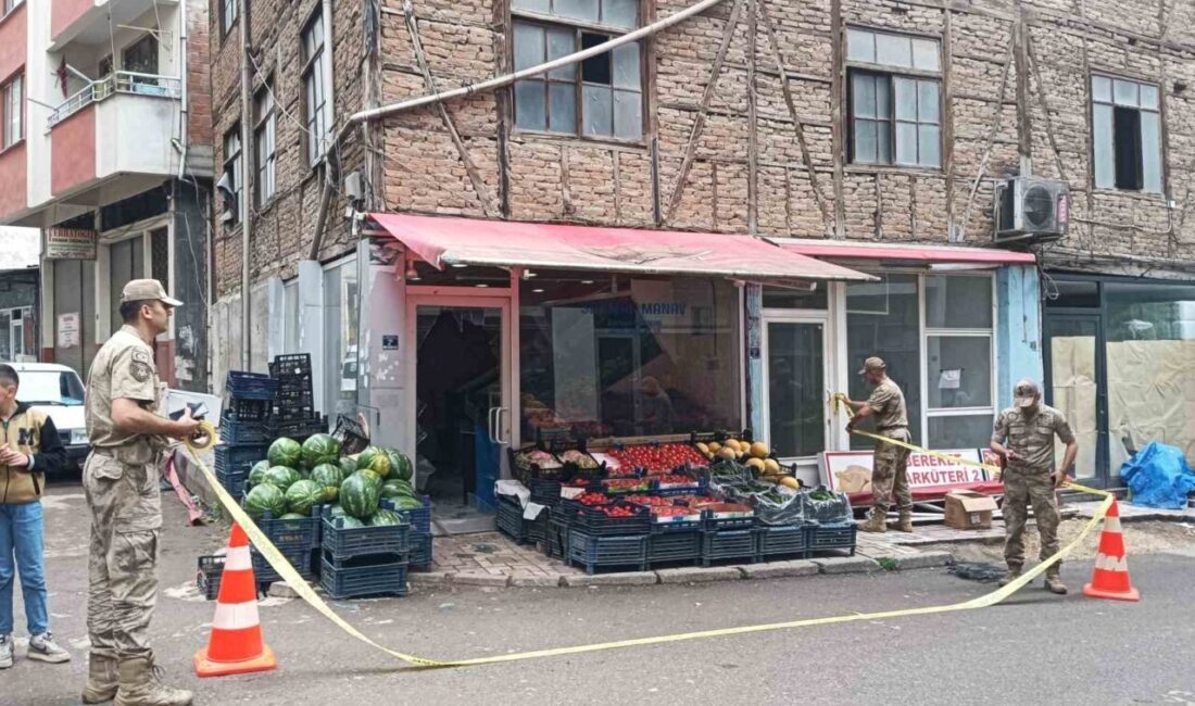 Ordu’nun Kumru ilçesinde yaşanan acı olayda bir kişi, eşini bıçaklayarak