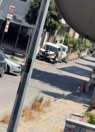 Adapazarı ilçesinde bir adam, eşini takip edip rahatsız ettiği iddiasıyla