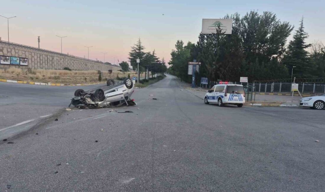 Eskişehir şehrinde yaşanan trafik kazasında sürücüsü direksiyon hakimiyetini kaybeden bir