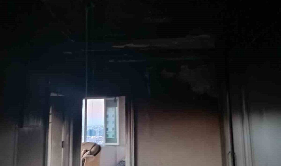 Diyarbakır’ın Kayapınar ilçesinde, bir kişi ikinci kez kendi evini yaktı.