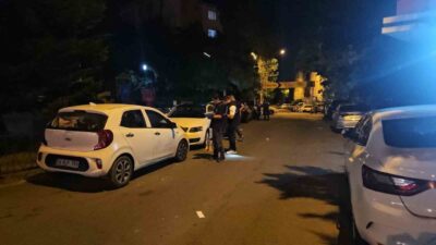 İstanbul Eyüpsultan’da, henüz kimlikleri belirlenemeyen kişilerin bir parkta bulunan gruba