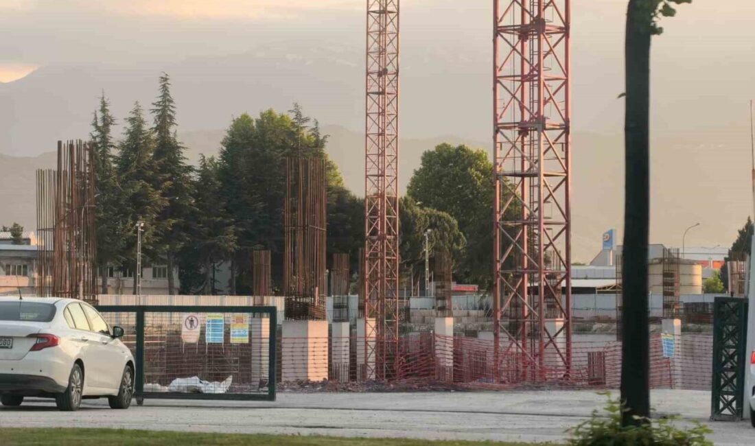 Bir işçinin, Bursa’nın İnegöl ilçesindeki bir fabrika inşaatında meydana gelen