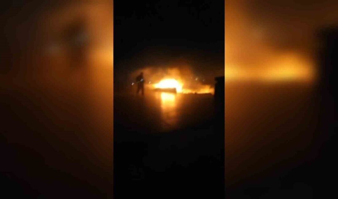 Fatih ilçesinde, tarihi olan 3 katlı bir iş hanının çatısında