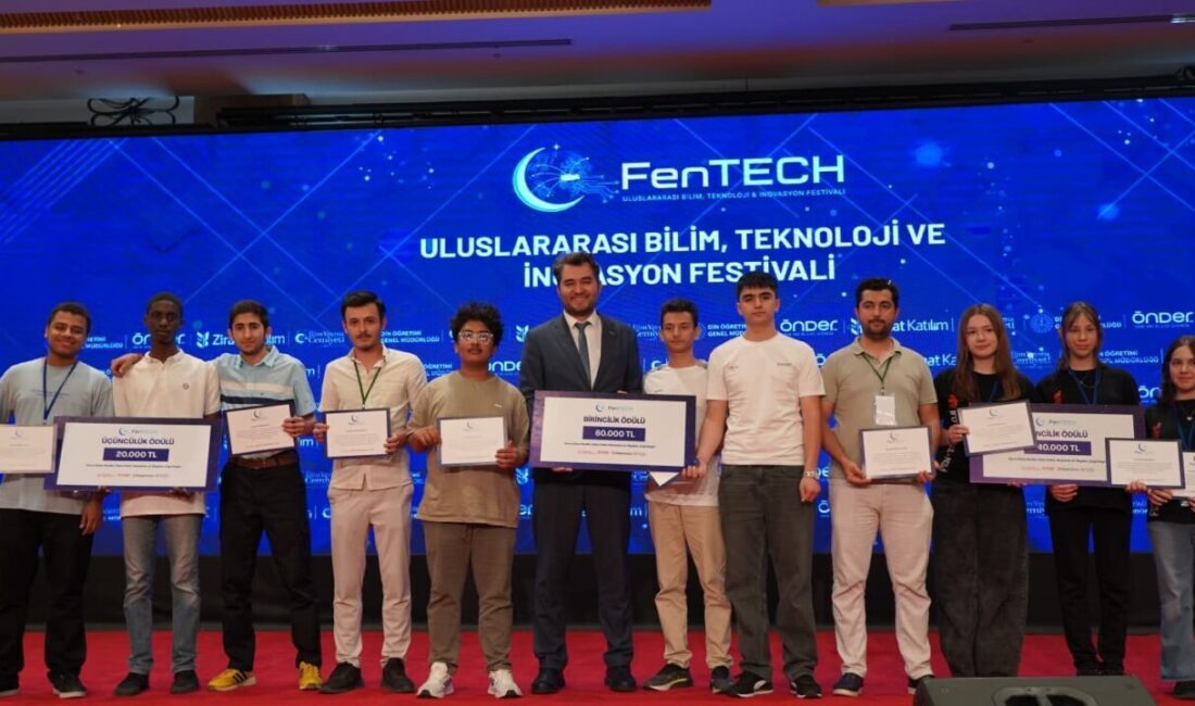 Denizli’deki Hatipzade Veli Başer Bilim ve Teknoloji Lisesi, İstanbul’da düzenlenen