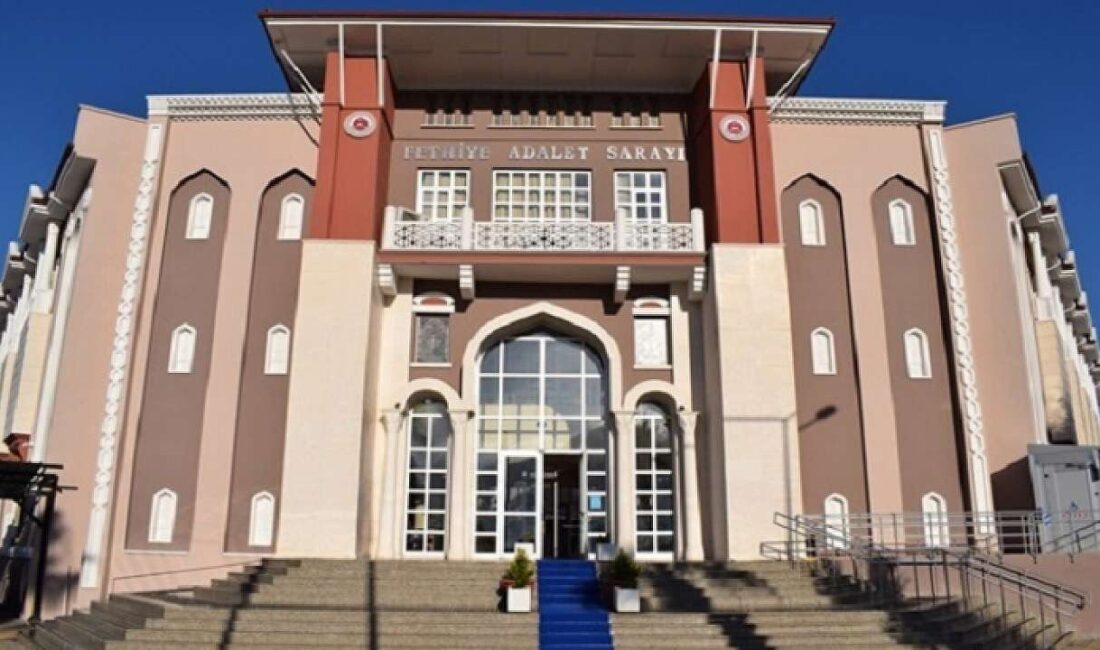 Fethiye, Muğla ilçesinde gerçekleştirilen geniş kapsamlı bir operasyonla göçmen kaçakçılığına