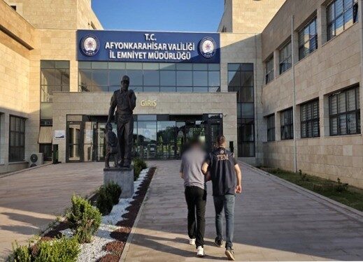 Afyonkarahisar’da, eski bir Kara Harp Okulu öğrencisi, Fetullahçı Terör Örgütü