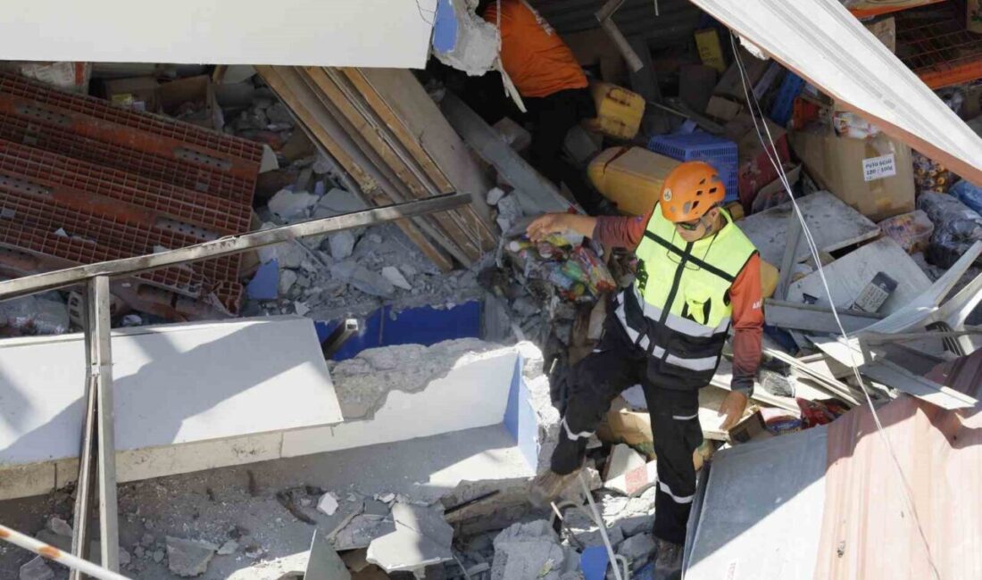 Filipinler’deki 7.8 büyüklüğündeki depremde can kaybı sayısı 37’ye çıktı. Filipinler