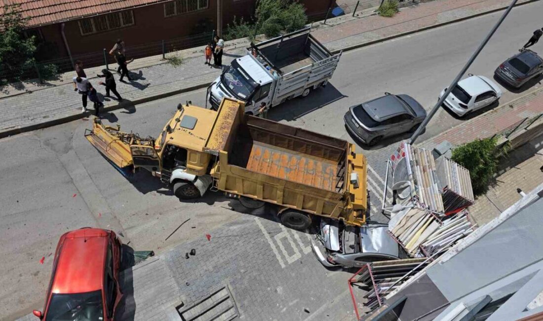 Yozgat’ta meydana gelen trafik kazasında, freni boşalan bir kamyon, 4