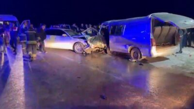 Gaziantep’te gece saatlerinde meydana gelen trafik kazasında, 2 aracın kafa