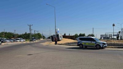 Gaziantep’in İslahiye ilçesinde meydana gelen olayda, bir kavşakta kontrolü kaybeden