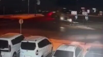 İslahiye ilçesinde meydana gelen bir kaza anı, güvenlik kamerası tarafından