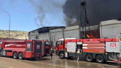 Gaziantep’te bulunan bir tekstil fabrikasında başlayan ve hızla büyüyen yangına