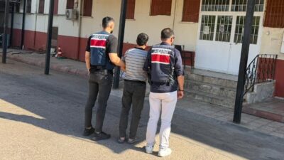 Gaziantep’te jandarma ekipleri tarafından gerçekleştirilen bir operasyonda, 3 düzensiz göçmenle