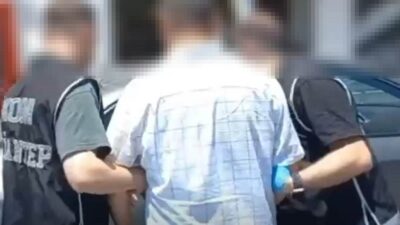 Gaziantep’te polis ekipleri, kaçakçılıkla mücadele kapsamında gerçekleştirdikleri operasyonlarda 5 kişiyi