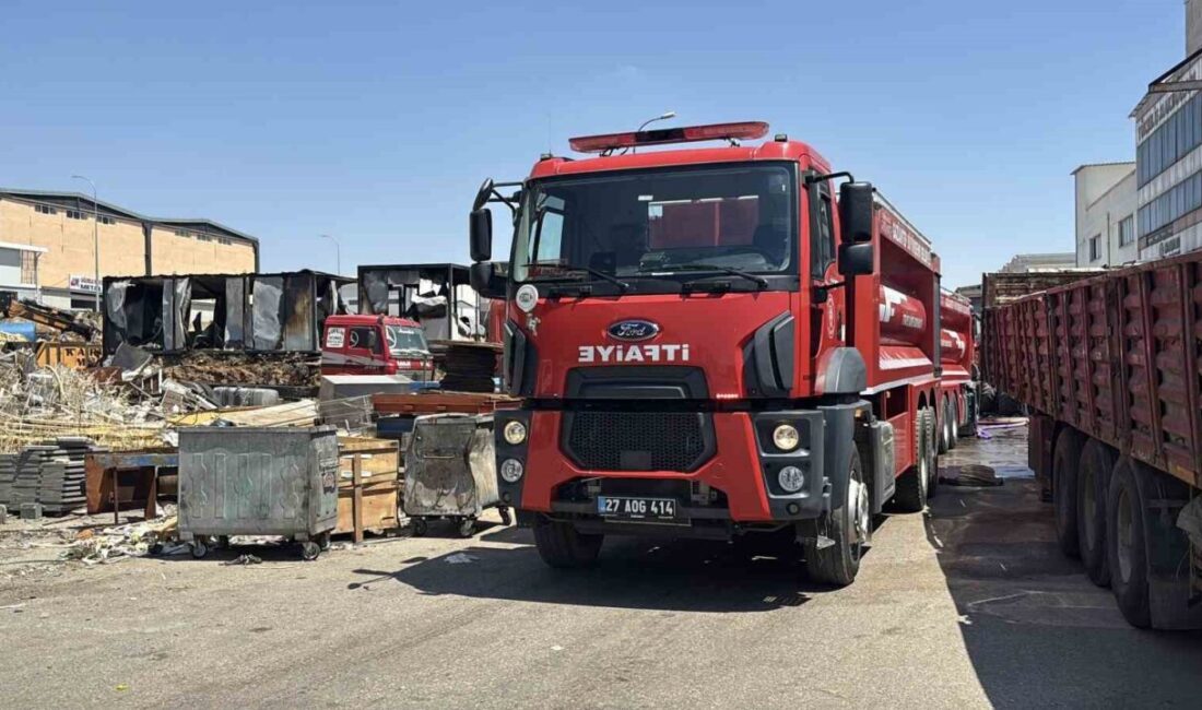 Gaziantep’te bir iş yerinde çıkan yangın, itfaiye ekiplerinin müdahalesi sonucu