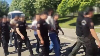 Gaziantep’te “nitelikli dolandırıcılık” suçundan aranan şahıslara yönelik düzenlenen operasyonda 14