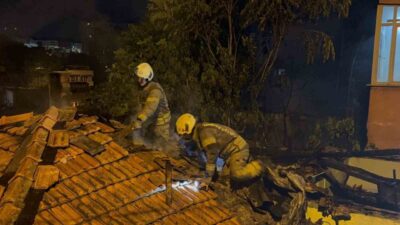 Gaziosmanpaşa ilçesinde gece saatlerinde bir gecekondu yangını meydana geldi. Yangın