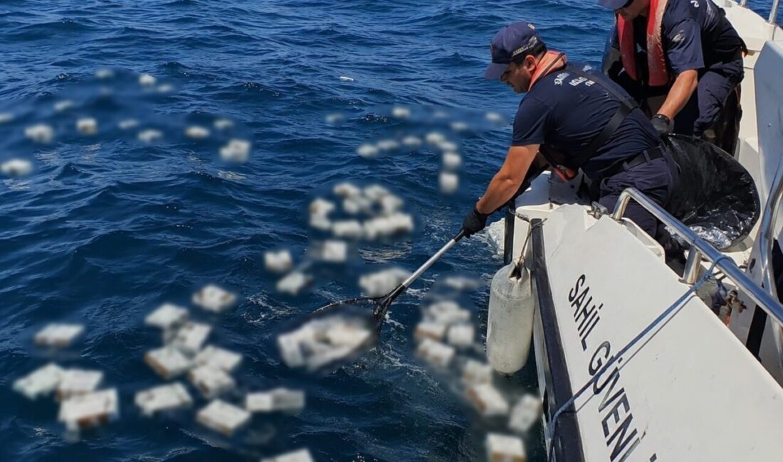 Gazipaşa açıklarında bulunan deniz yüzeyine saçılmış çok sayıda kaçak tütün