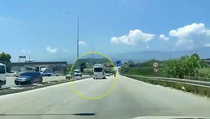 Hatay Emniyet Müdürlüğü ekipleri, göçmen kaçakçılığıyla mücadele kapsamında gerçekleştirdikleri operasyonlarda