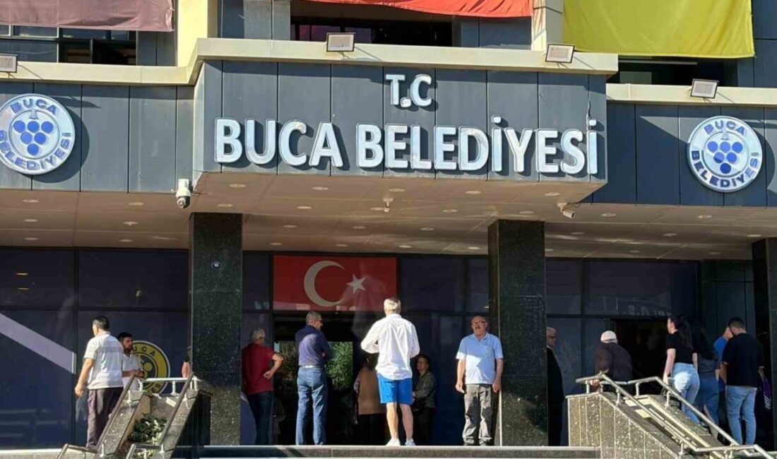 İzmir’de Buca Belediyesi’ne yönelik gerçekleştirilen operasyon kapsamında, emniyetteki işlemleri tamamlayan