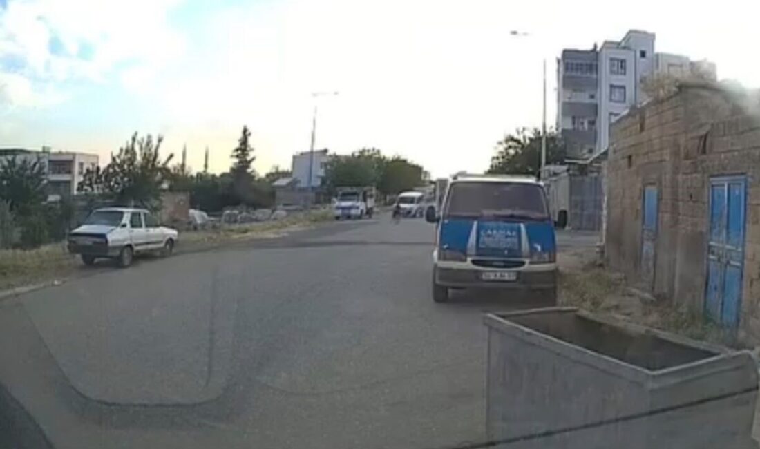 Siverek ilçesinde bir hafif ticari aracın bisikletli bir çocuğa çarpması