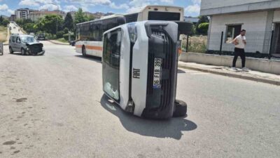 Eskişehir’de PTT aracının devrilmesine neden olan kaza sonucunda 2 kişi