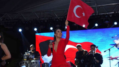 Türk pop müziğinin sevilen isimlerinden Hande Ünsal, SORFEST (Sorgun Yaz