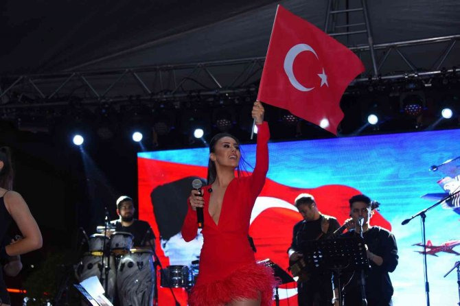 Türk pop müziğinin sevilen isimlerinden Hande Ünsal, SORFEST (Sorgun Yaz