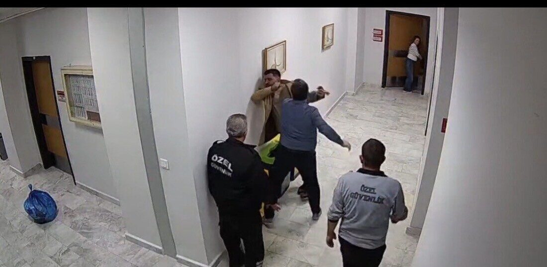 Sivrihisar ilçesindeki devlet hastanesinde çalışan bir personelin hastane müdürü tarafından