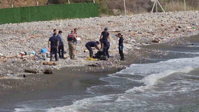 Hatay’ın İskenderun ilçesinde sahil bölgesinde kimliği belirsiz bir erkek cesedi
