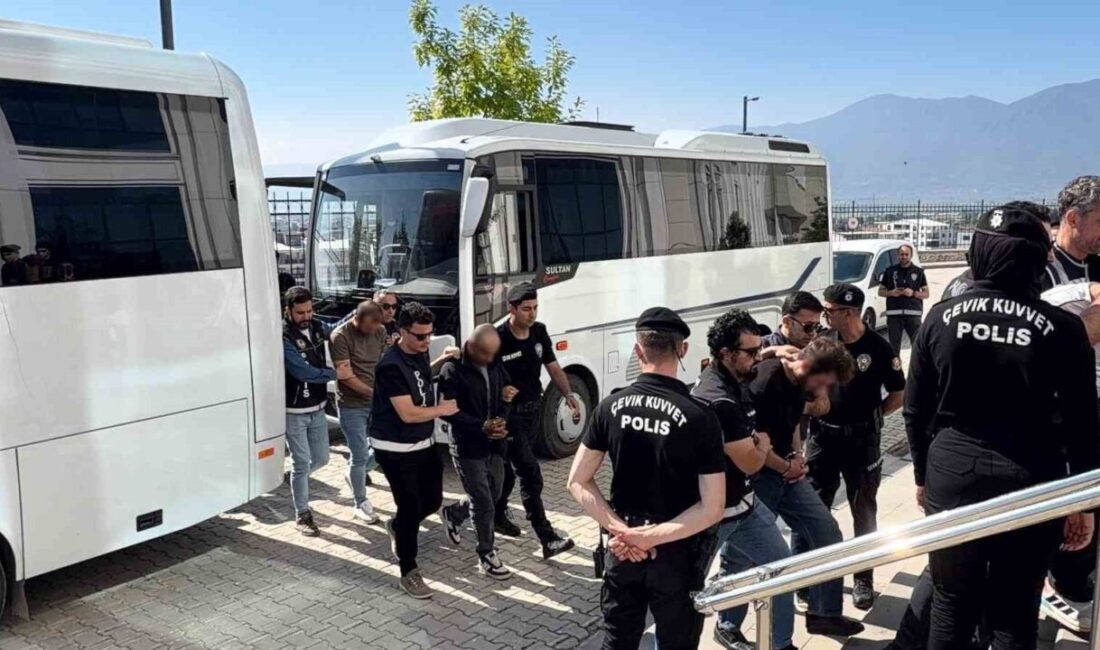 Bursa’nın Orhangazi ilçesinde, hava destekli uyuşturucu operasyonunda yakalanan şüphelilerden 23’ü