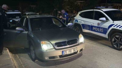 Eskişehir’de bir otomobilden havaya ateş eden ve polisler tarafından kovalamaca