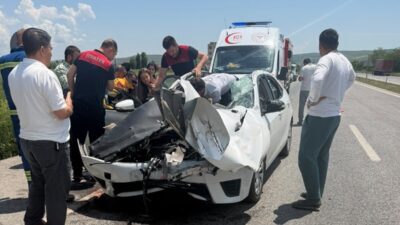 Yerköy ilçesinde, Hızlı Tren Kavşağı’nda meydana gelen trafik kazasında 2