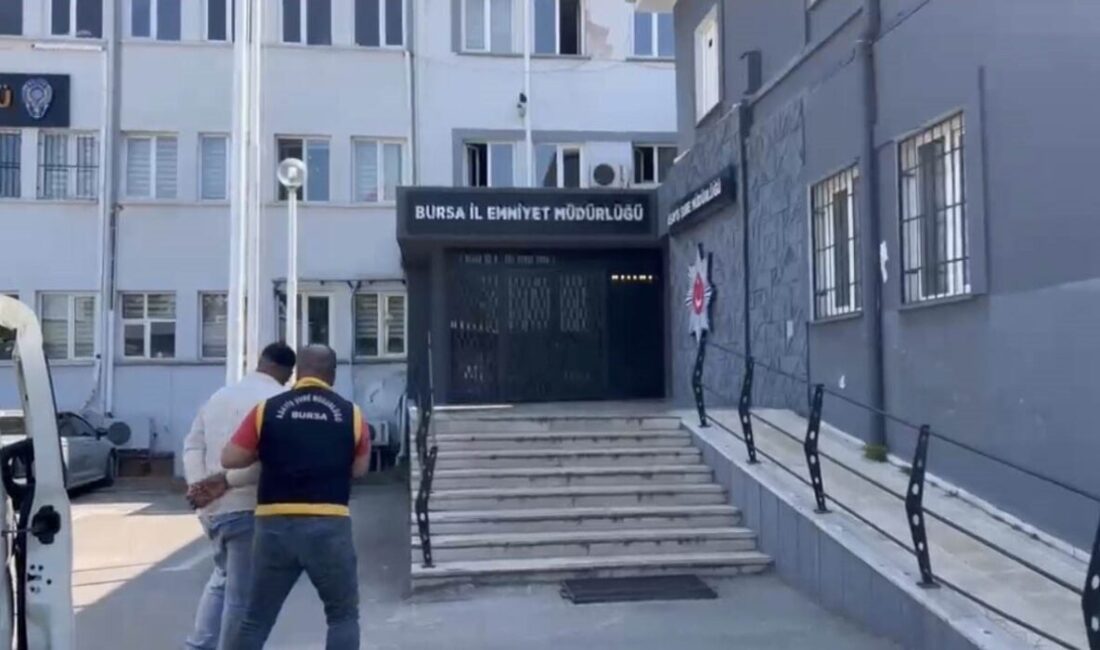 Bursa Osmangazi ilçesinde bir husumetten kaynaklanan olayda bir kişiyi silahla