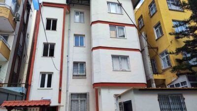 Adana’da, Çukurova ilçesine bağlı Beyazevler Mahallesi’nde bulunan bir apartmanda, 31