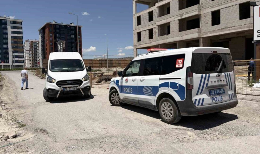 Kocasinan ilçesinde bir inşaatın 4. katından havalandırma boşluğuna düşen bir