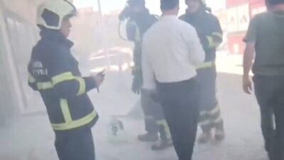 Kahta ilçesinde bulunan bir iş merkezinde çıkan yangında, 2 kişi