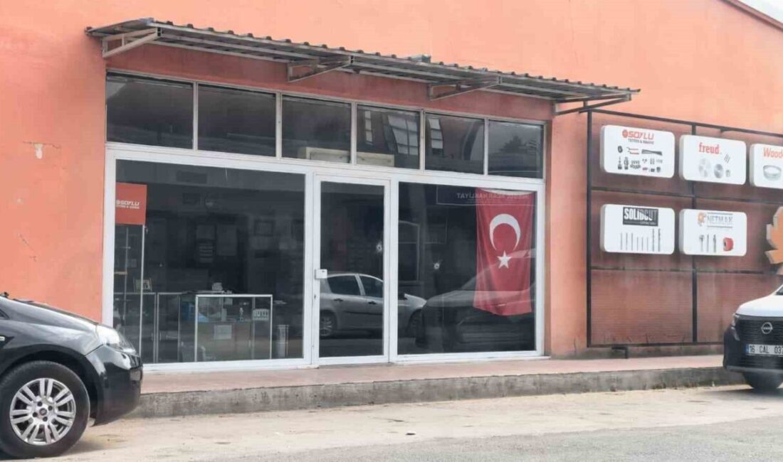 Bursa’nın İnegöl ilçesinde gece saatlerinde gerçekleşen bir olayda, kimliği belirsiz