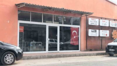 Bursa’nın İnegöl ilçesinde gece saatlerinde gerçekleşen bir olayda, kimliği belirsiz