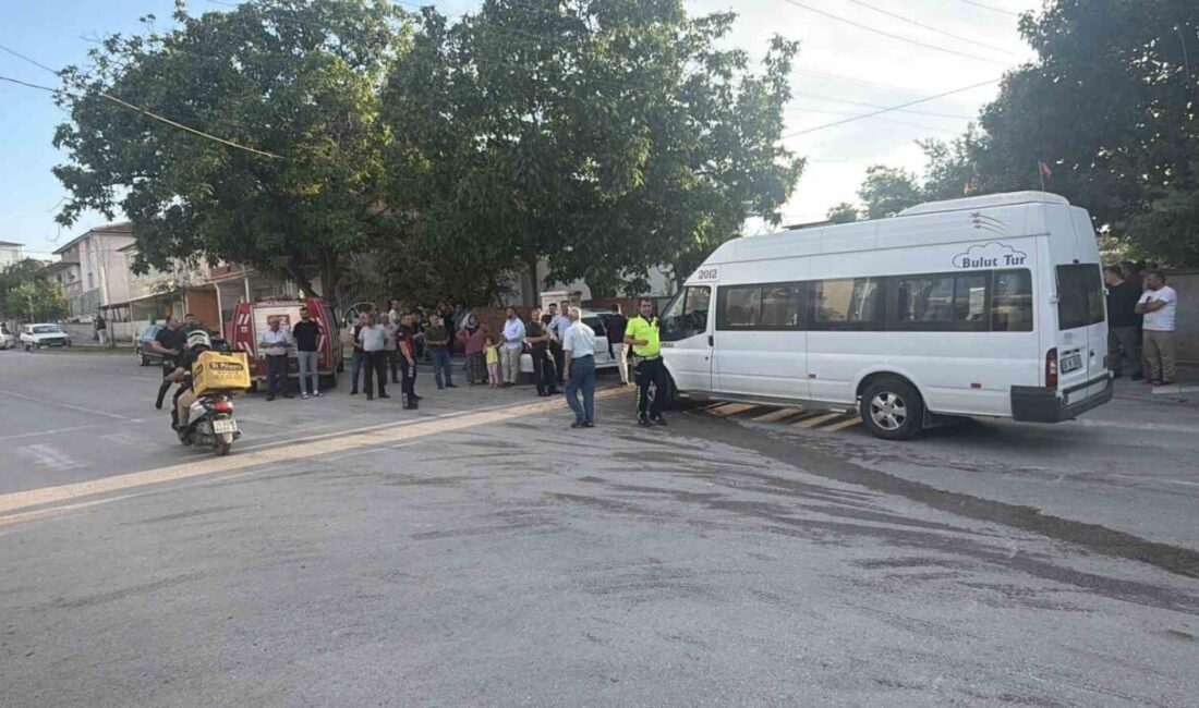 Erbaa ilçesinde meydana gelen trafik kazasında, bir otomobil ile tekstil
