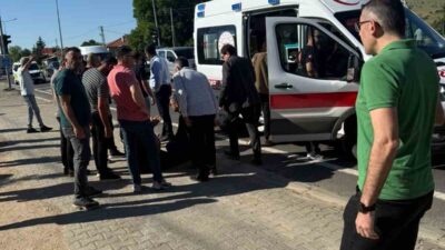 Kırşehir’de aynı fabrikada çalışan işçileri taşıyan iki servis aracının kavşakta