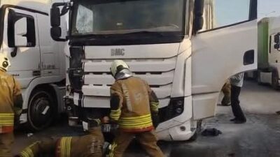 İskenderun ilçesinde bir tırın motor kısmından çıkan yangın, Akçay Mahallesi’nde