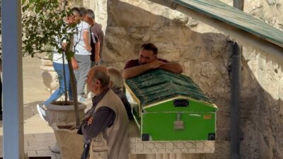 Eğirdir ilçesinde park halinde bulunan araçta hayatını kaybeden 22 yaşındaki
