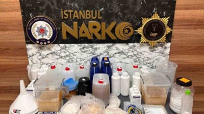 İstanbul’un Bayrampaşa ilçesinde gerçekleştirilen operasyonda, bir evde 30 kilogram katı