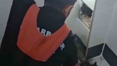 Diyarbakır’ın Kayapınar ilçesinde, Diclekent Mahallesi’nde bulunan bir sitede, havalandırma boşluğuna